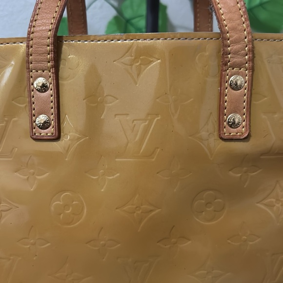 LOUIS VUITTON Monogram Vernis Reade MM Hand Bag Yellow Patent Leather - Picture 2 of 13